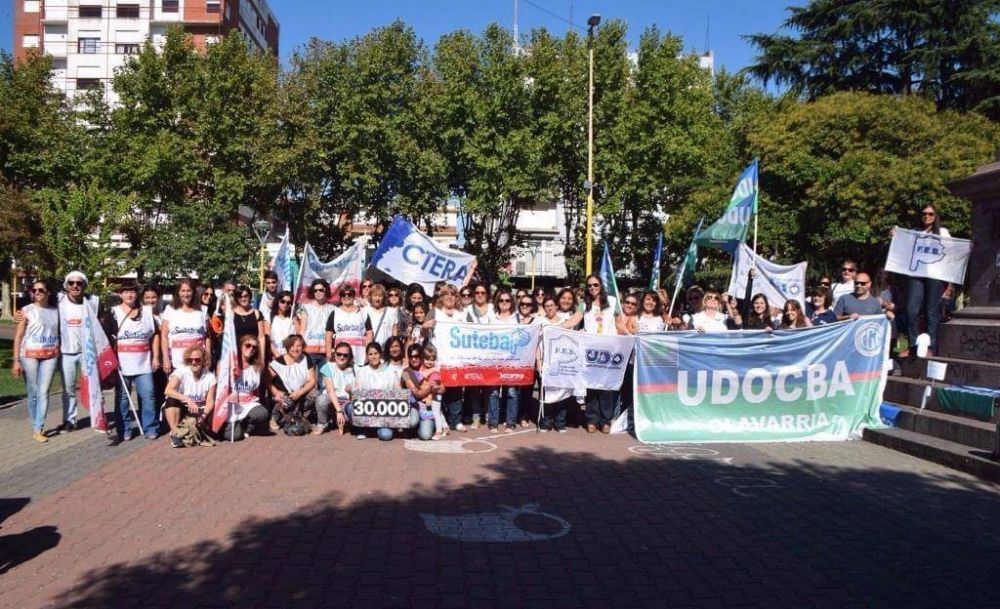 Los docentes cobrar�n abril sin suba salarial ni quitas por paro