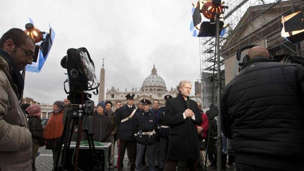 El Papa: un poco de violencia buena para reformar los medios vaticanos