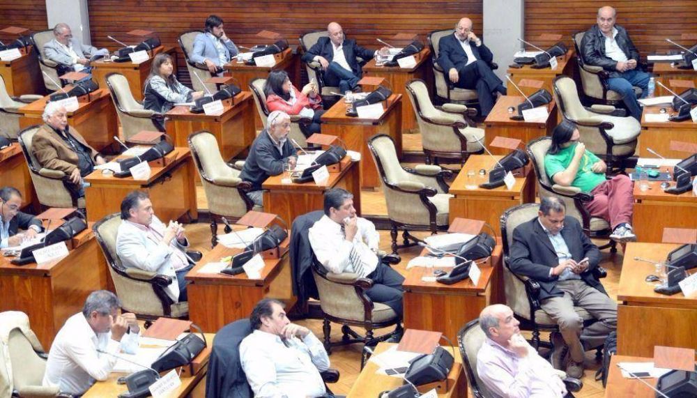 Con diversos reclamos sesion� la Legislatura
