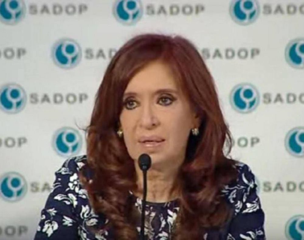 Cristina Kirchner anunci que no ir a Inglaterra e insinu que no ser candidata en las elecciones de octubre