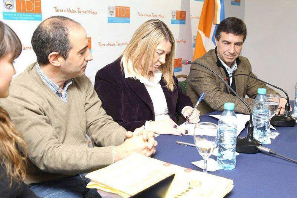 �Estamos reparando problemas tras a�os de entrega de lotes y viviendas sin infraestructura b�sica�