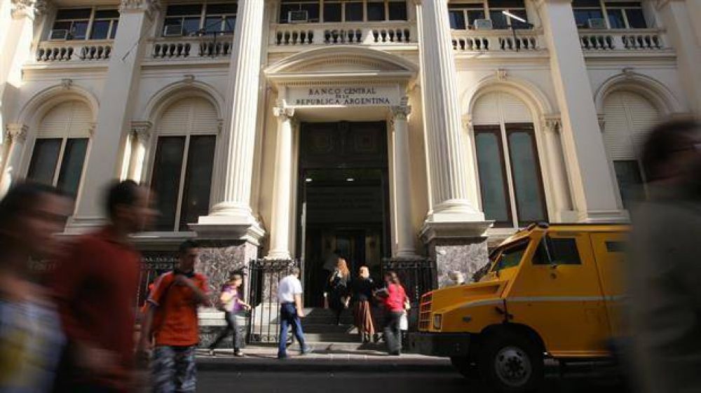 Para sostener al d�lar, dejan a los bancos comprar la cantidad que quieran