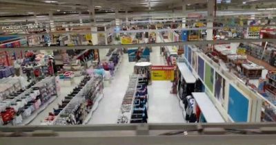 Supermercados eval�an despidos y cierre de locales