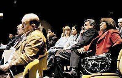 Presi�n del Gobierno para apurar la ley de medios en el Congreso 