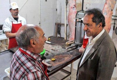 Scioli recorri� Mercedes junto a 