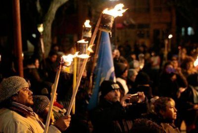 Una nueva marcha de antorchas en R�o Gallegos, para pedir soluciones a la gobernadora Alicia Kirchner