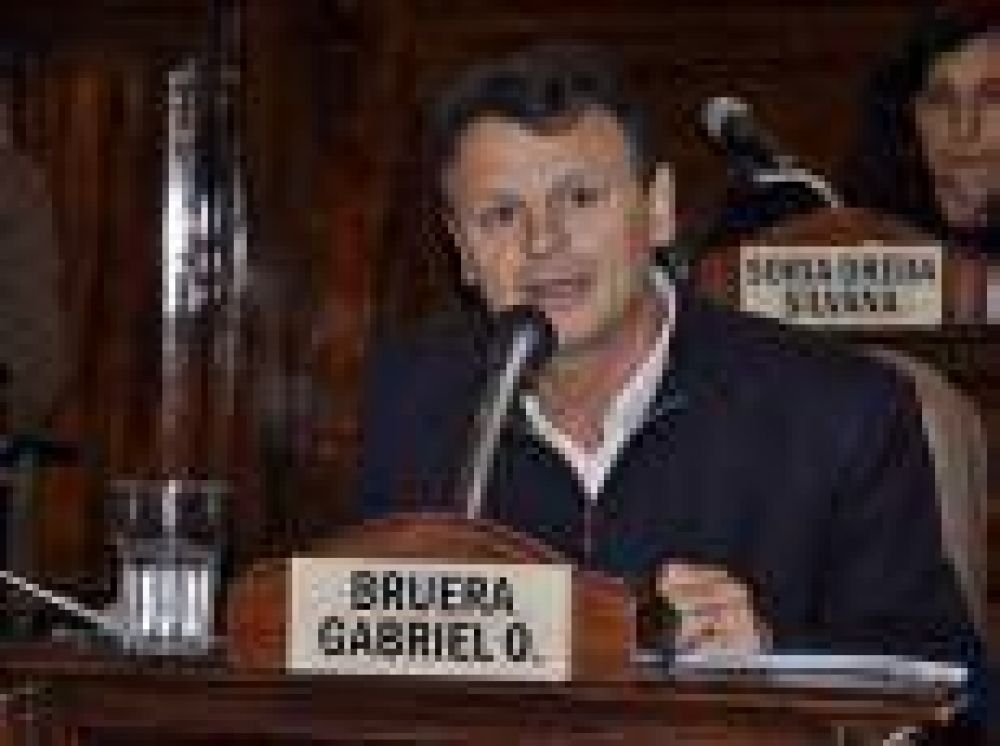 La Plata: Bruera quiere una comisi�n que investigue la obra p�blica porque 