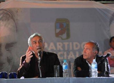 Alberto encomend� a los j�venes un plan para renovar las c�rceles