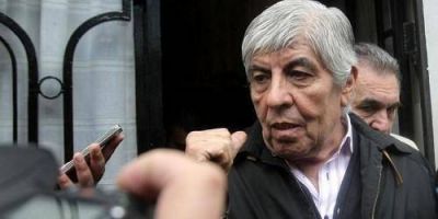 Moyano contra el due�o de OCA: 