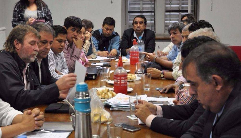Diputados se reunieron ayer con intendentes