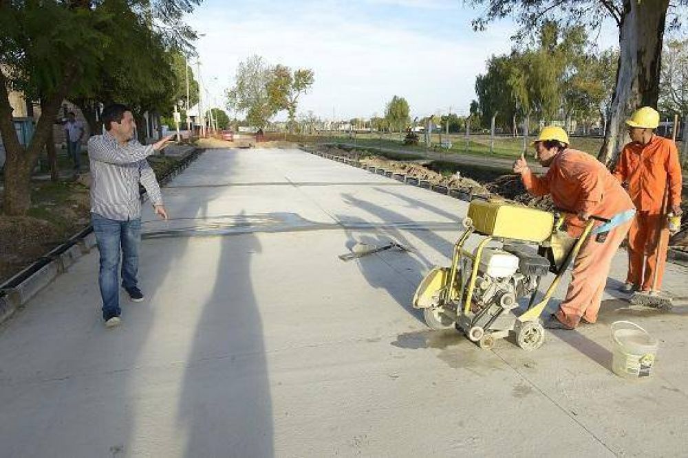 Pavimentaci�n y obra hidr�ulica en Tierras Altas