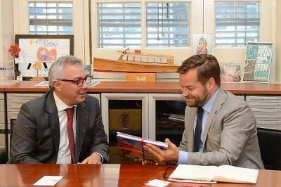 Julio Zamora recibi� en Tigre al embajador de Finlandia