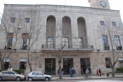 Una cooperativa anunci� que dejar� de cumplir sus tareas si la Municipalidad no les paga