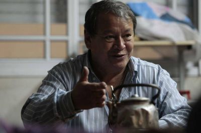 Toty Flores: �Espinoza utiliza a los m�s pobres para armar un peronismo que oprime a la gente�