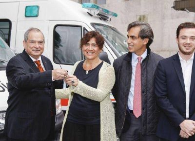 La ministra Ortiz recibi� 15 ambulancias del gobierno nacional para municipios bonaerenses