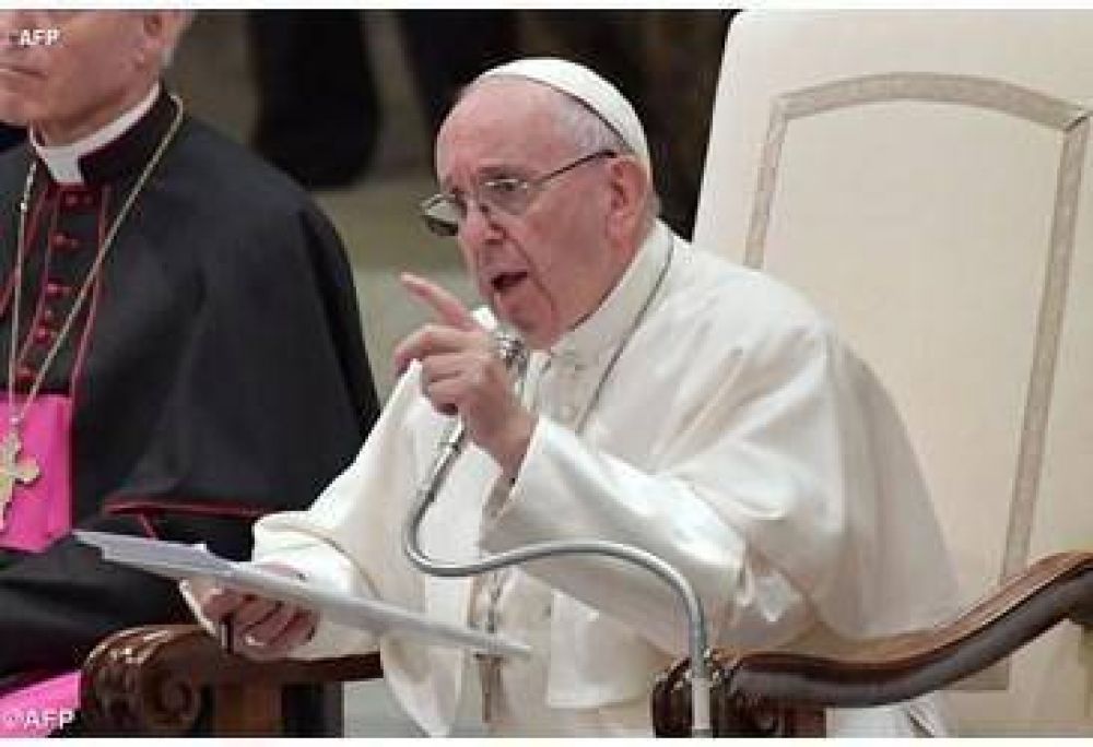 Sirven sacerdotes expertos en el arte del discernimiento, el Papa a seminaristas