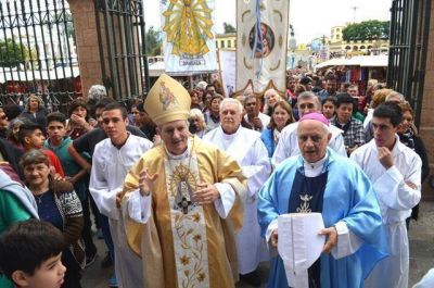 La di�cesis de Lomas de Zamora peregrin� a la bas�lica de Luj�n