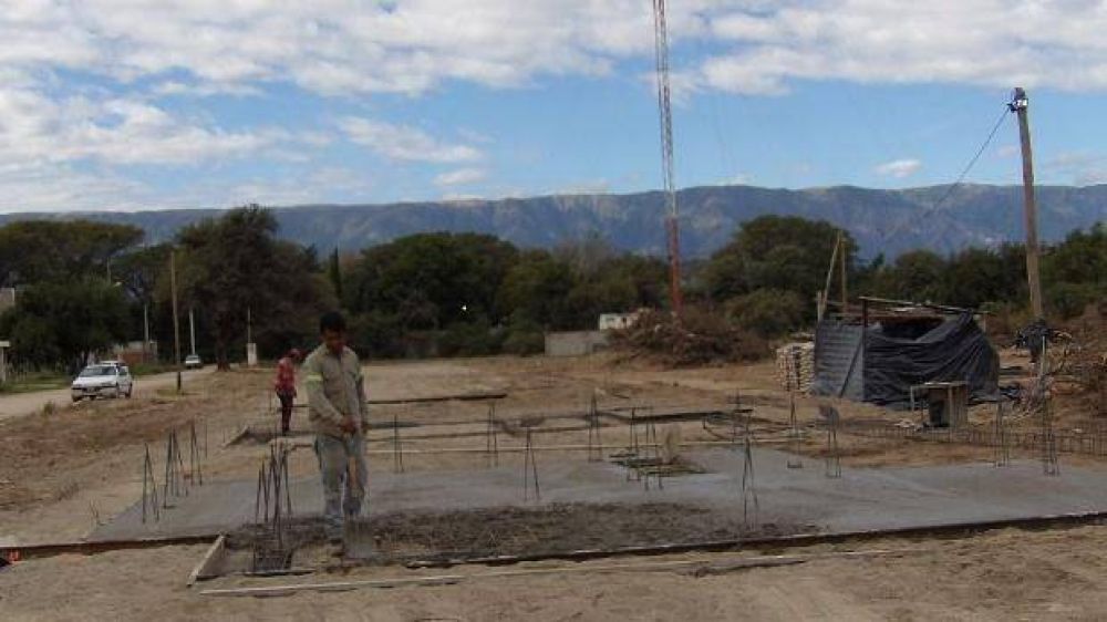 Valle Viejo paraliz� la construcci�n de viviendas