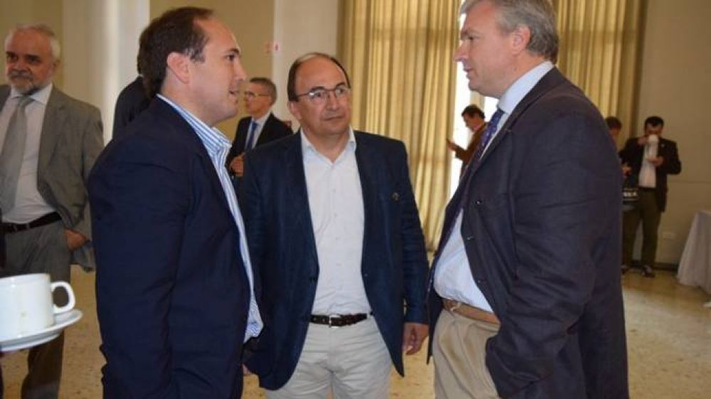Salom�n y Bustingorri concurrieron a una Jornada  donde disertaron Ministros Nacionales