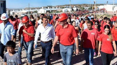 El MPN y Pechi se disputan la ciudad a pura obra