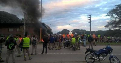 Trabajadores del Lim�n cortaron rutas en Tucum�n
