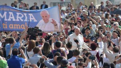 El Papa: Mar�a, ejemplo de una esperanza que se nutre escuchando