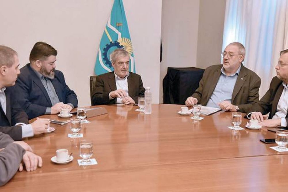 Das Neves se reuni� con el directorio del Banco del Chubut y recibi� el informe final de inspecci�n del Banco Central