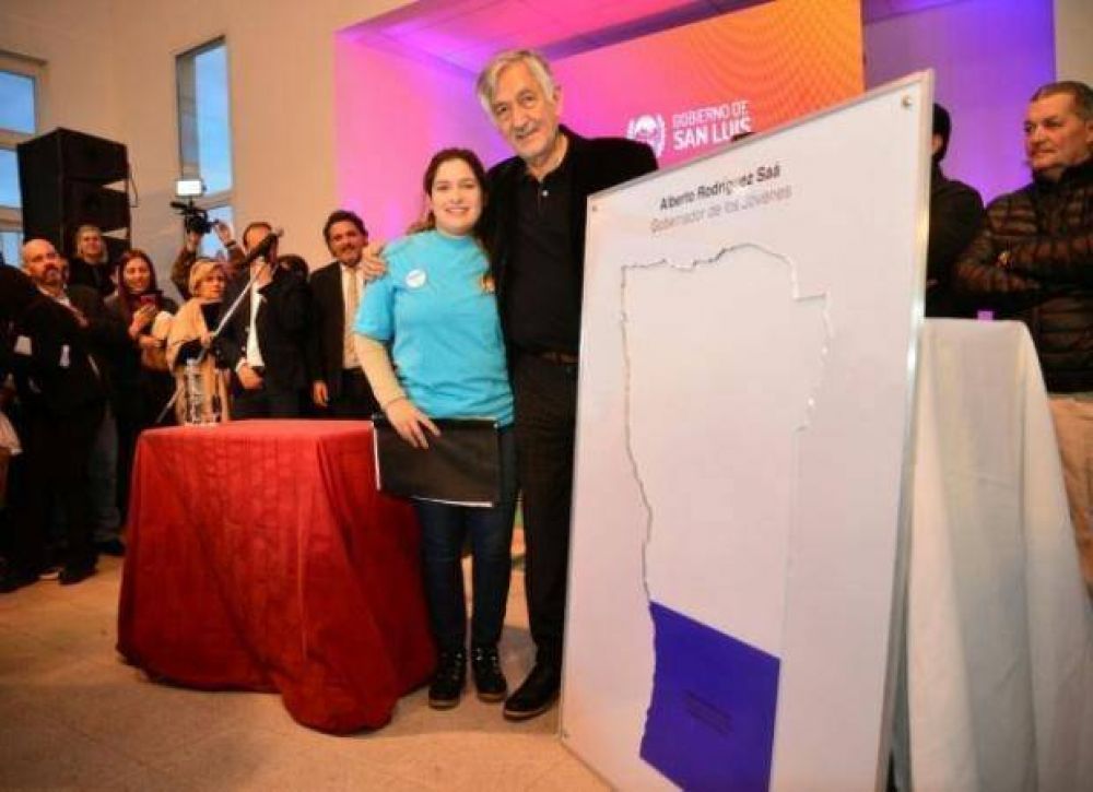 El Gobernador inaugur� obras en el sur provincial y anunci� un sistema de becas para los j�venes