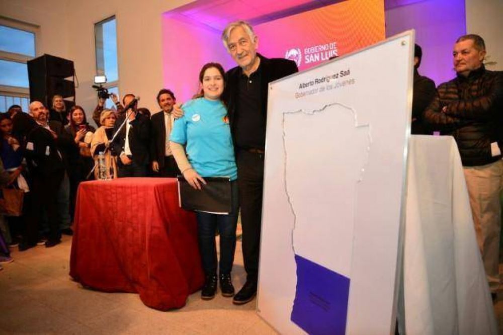 Alberto fue proclamado �el gobernador de los j�venes�