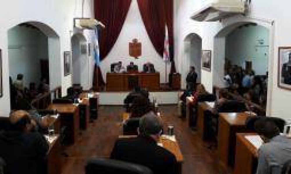 El arco pol�tico riojano expres� su repudio por el 2x1 a genocidas