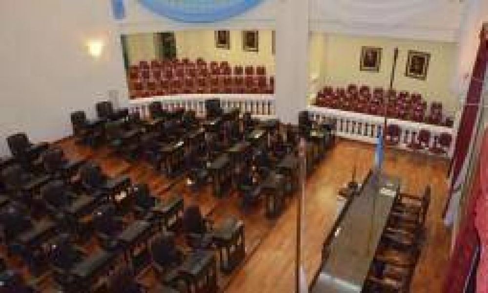Candidatos impulsan tope a reelecci�n de diputados provincial