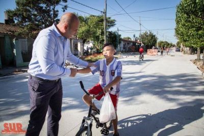 Molina: �Estamos haciendo una reconstrucci�n muy importante en accesos, avenidas y calles de Quilmes�