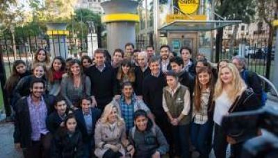 Medio mill�n de personas votaron por cambiar el horario del subte