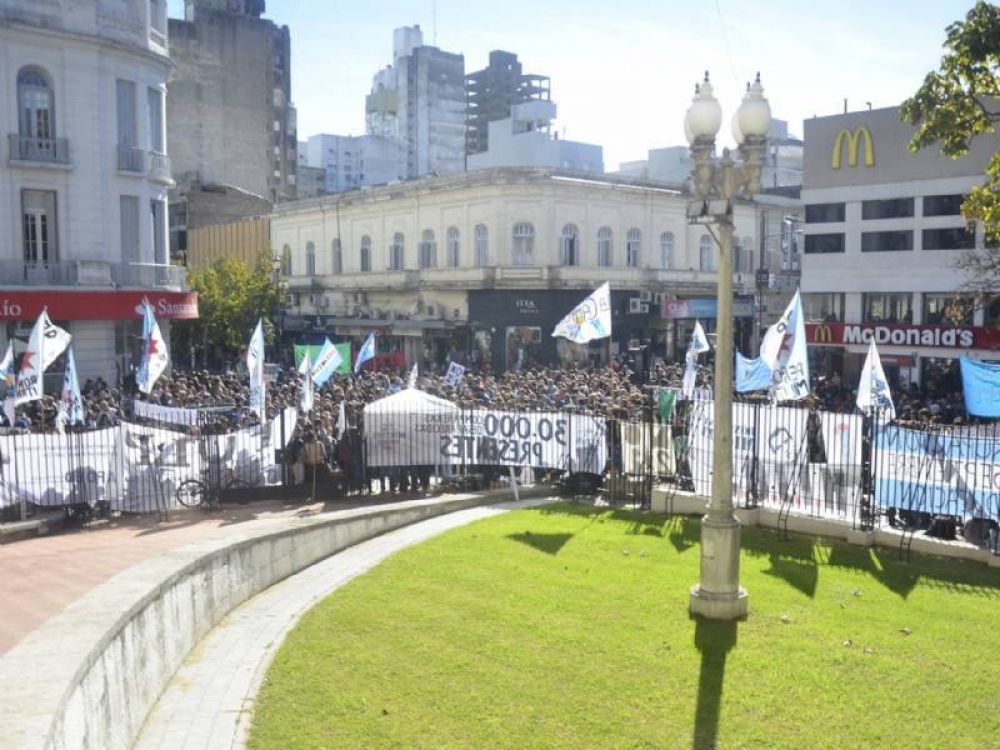 En La Plata, cientos de personas se manifestaron contra la aplicacin del 2x1 a represores