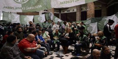ATE Capital Federal denuncia que polic�as desenfundaron armas de fuego en protesta de estatales