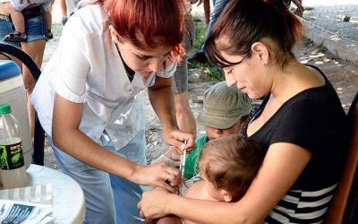 Brown dio el puntapi� en la campa�a de vacunaci�n antigripal