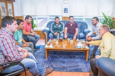 Vuoto se reuni� con dirigentes de Camioneros