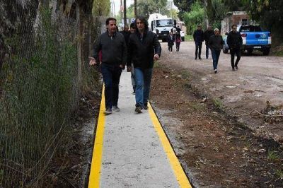 Escobar lanz� un plan para construir m�s de 10 mil metros de veredas en los barrios m�s vulnerables