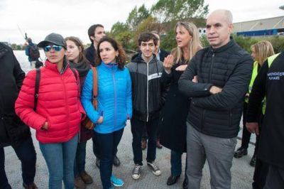 ACUMAR y el Gobierno de la Ciudad impulsan la navegaci�n de vecinos sobre el Riachuelo