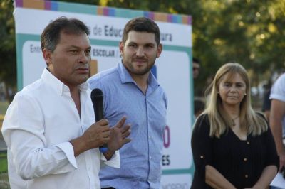 Cruces entre Vidal y el camporista Festa por la ayuda social en Moreno