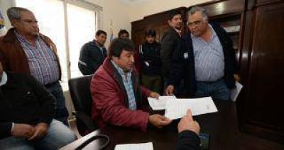 Hubo acuerdo salarial y Uatre levanta los cortes de rutas