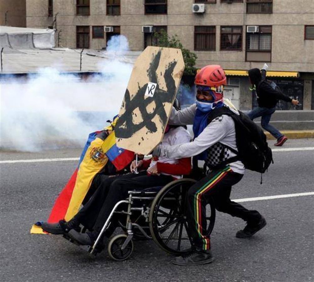 El Vaticano pide elecciones para solucionar la crisis venezolana