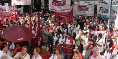 M�dicos bonaerenses advierten lentitud en las negociaciones y har�n �Caravana en defensa de la Salud P�blica�