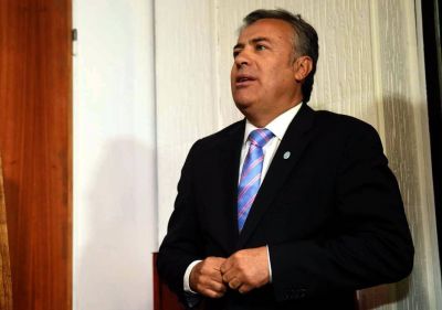 Cornejo vuelve a marcarle la agenda a la Legislatura