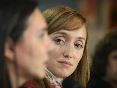 Estall� La C�mpora contra la c�pula del Justicialismo por la renuncia al FpV