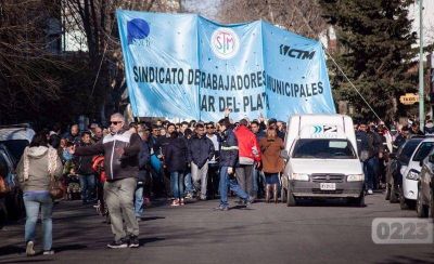 Trabajadores municipales hacen retenci�n de tareas