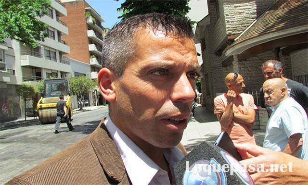 Simoni dijo que �el Emvial est� 100% en la calle� pero que �es imposible estar en todas partes�