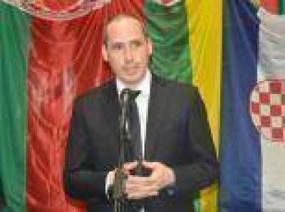 La Plata: Leguizam�n se �calent� con los Bruera, y lo atendieron hasta desde el FR