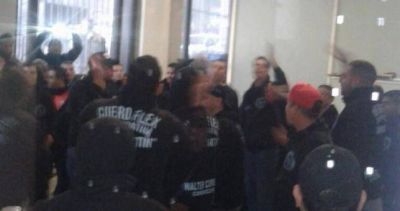Trabajadores de la Cooperativa Cueroflex tomaron el Ministerio de Energ�a por una factura de $3 millones
