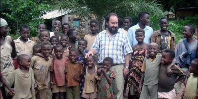 El obispo de Bangassou, tiroteado tras lograr salvar a miles de musulmanes, refugi�ndolos en la catedral y el seminario